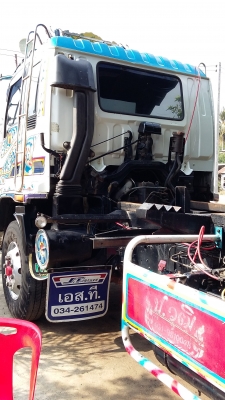 ขายสิบล้อสองเพลาเดก้า 270   สนใจ 081 7368589