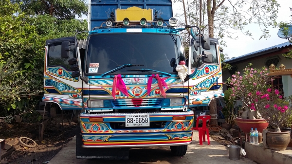 ขายสิบล้อสองเพลาเดก้า 270   สนใจ 081 7368589