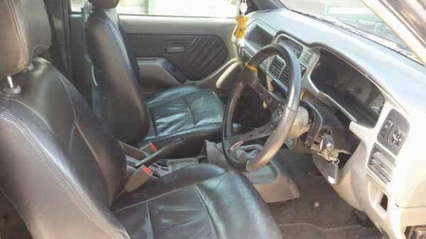 ขาย อีซูซุ ดราก้อน ปี2002เครื่อง 3.0 พวงมาลัยพาวเวอ กระจกไฟฟ้า ราคา159000 สนใจโทร 0805669540 - 0866668500