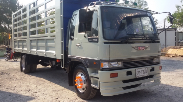 ขายรถ 6 ล้อใหญ่ HINO สิงไฮเทคFF3H195แรงม้า สภาพสวยเดิม  เครื่องดี คัชชีสวย ยาว 7.20 รถห้างแท้  พร้อมใช้งานเลยครับ ม