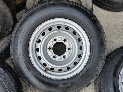 ขายล้อกะทะ15 6รู ยาง195R15 ปี 13  4 ล้อ4000