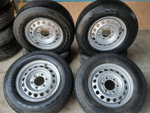 ขายล้อกะทะ15 6รู ยาง 215/70/15  4 ล้อ4000