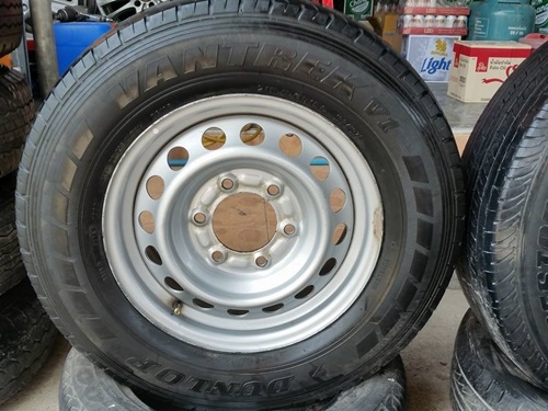 ขายล้อกะทะ15 6รู ยาง 215/70/15  4 ล้อ4000