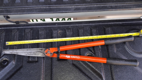 ขายกรรไกรตัดหญ้าขนาดใหญ่ BAHCO Made in france.