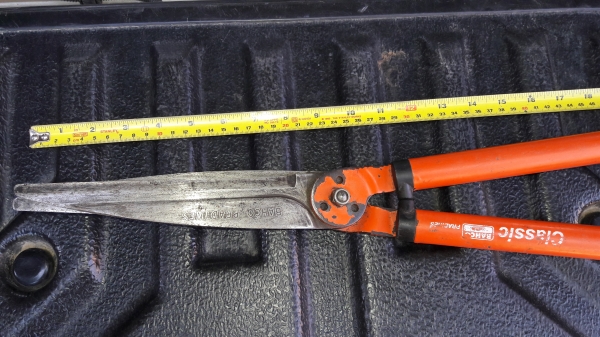 ขายกรรไกรตัดหญ้าขนาดใหญ่ BAHCO Made in france.