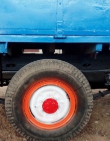 ขายด่วน รถอีแต๋น ISUZU ELF 74 แรง เพลาลอย 4 ล้อ กระบะเหล็กคอกไม้ความยาว 3.20 เมตรสภาพสวยดีพร้อมบรรทุกได้เลย เครื่องยนต์แรงดีมากครับ ระบบเกียร์เดิม พวงมาลัยธรรมดา ช่วงล่างคัชซีหน้า 5 สภาพดีไม่มีผุไม่มีแตก ยาง 4 ล้อประมาณ 60\% พร้อมใช้งาน เอกสารสัญญาซื้อขาย