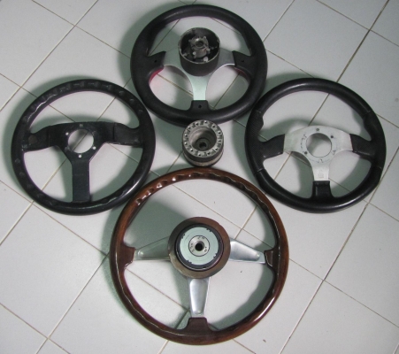 ขายเหมาๆ..พวงมาลัย MOMO แต่ง คอแต่ง ลายไม้ +พวงมาลัยซิ่งอีก 3 วง