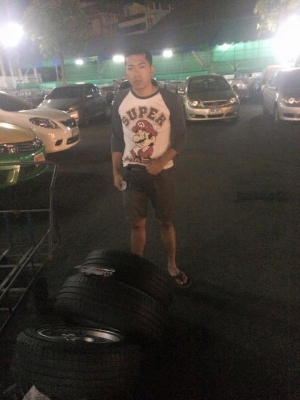 กูดเยีย 195/55/15 ปี11 ชุดละ1,000 ซื้อพร้อมล้อใหม่แกะกล่อง 15x7 9,000