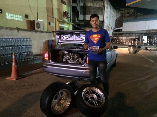 บริสโต+แม็กซิด 195/55/15 ปี13 ชุดละ 1,500  ซื้อพร้อมล้อใหม่แกะกล่อง 15x7 10,000