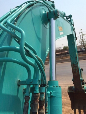 ขายรถแบคโฮ KOBELCO SK200SR ปี 2005 เครื่อง ISUZU 4 สูบ Turbo ประหยัดสุดๆ รถนอกนำเข้าจากญี่ปุ่น มีVDOการทำงานครับ