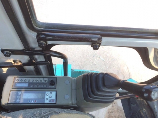 ขายรถแบคโฮ KOBELCO SK200SR ปี 2005 เครื่อง ISUZU 4 สูบ Turbo ประหยัดสุดๆ รถนอกนำเข้าจากญี่ปุ่น มีVDOการทำงานครับ