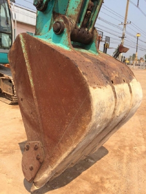 ขายรถแบคโฮ KOBELCO SK200SR ปี 2005 เครื่อง ISUZU 4 สูบ Turbo ประหยัดสุดๆ รถนอกนำเข้าจากญี่ปุ่น มีVDOการทำงานครับ