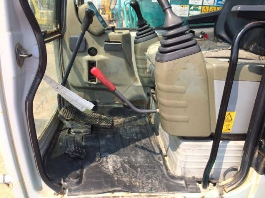 ขายรถแบคโฮ KOBELCO SK200SR ปี 2005 เครื่อง ISUZU 4 สูบ Turbo ประหยัดสุดๆ รถนอกนำเข้าจากญี่ปุ่น มีVDOการทำงานครับ