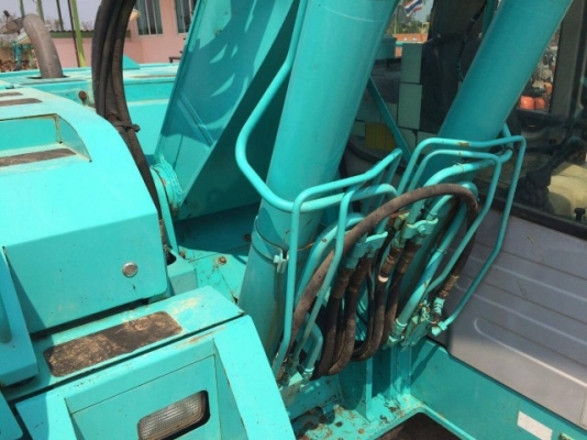 ขายรถแบคโฮ KOBELCO SK200SR ปี 2005 เครื่อง ISUZU 4 สูบ Turbo ประหยัดสุดๆ รถนอกนำเข้าจากญี่ปุ่น มีVDOการทำงานครับ