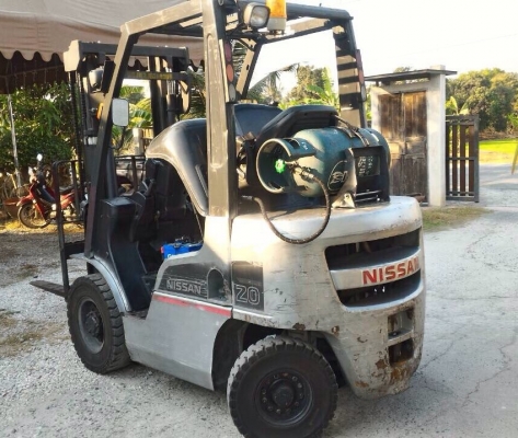 Nissan forklift รุ่นล่าสุด P1F2A20U ขนาด 2 ตัน เสาสูง 3 เมตร