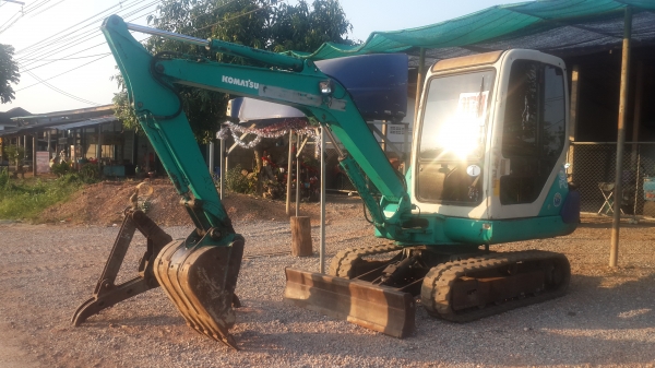 ขายด่วน KOMATSU pc30 -7 มี่เก๋ง+ปากคีบ แอร์เย็น  แทร็คยางใหม่ รถนำเข้าญี่ปุ่นแท้ๆ ไม่เคยใช้งานในไทย ซื้อไปใช้งานได้เลย