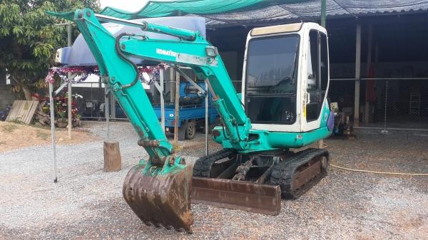ขายด่วน KOMATSU pc30 -7 มี่เก๋ง+ปากคีบ แอร์เย็น  แทร็คยางใหม่ รถนำเข้าญี่ปุ่นแท้ๆ ไม่เคยใช้งานในไทย ซื้อไปใช้งานได้เลย
