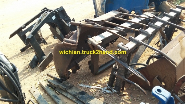 ขายแล้ว ขอบคุณโก้ยี่มากครับ ชุดตักหน้ารถไถฟอร์ด &ldquo; ยี่ห้อMAILLEUX รุ่นMX&rsquo;80 ตรงรุ่นNH 5640 สองเพลา สวยมากๆมาดูตัวจริงได้ทุกวันครับ