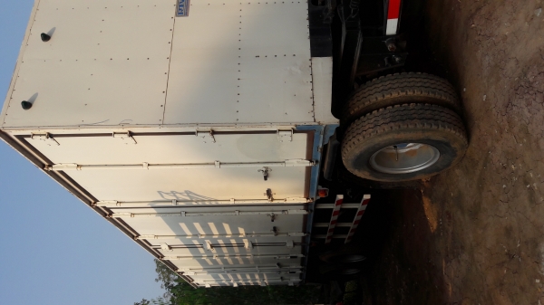 (มี สองพ่วง )  แม่ 12 ล้อ ฮีโน่ 380 แรง ปี 52  ตู้พ่วงแม่-ลูก 24 ล้อ    ราคาพ่วงละ   2,850,000  บาท