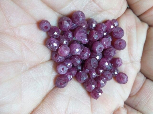 ลูกปัดทับทิมแท้ ลูกปัดทับทิมแท้