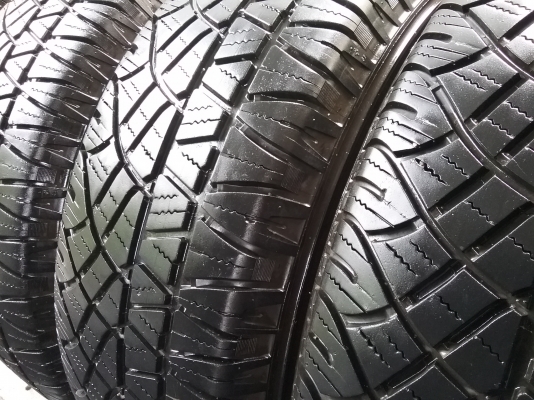 ยางMICHELIN รุ่น LATITUDE Cross 265 70R16 สัปดาห์ที่ 23 ปี2014 ลงพื้นจริงปลายปี2014  สภาพสวยมากๆ ดอกเยอะมากๆ