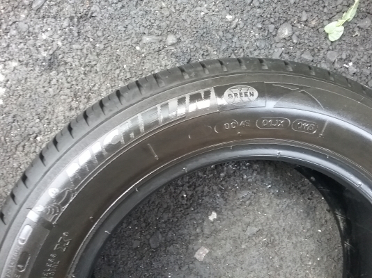 ยางMICHELIN รุ่น ENERGY xm2 .175 65R15 ปี2015 สภาพสวยมากๆไร้ที่ ดอกเยอะมากๆ95\% คุ้มสุดๆ