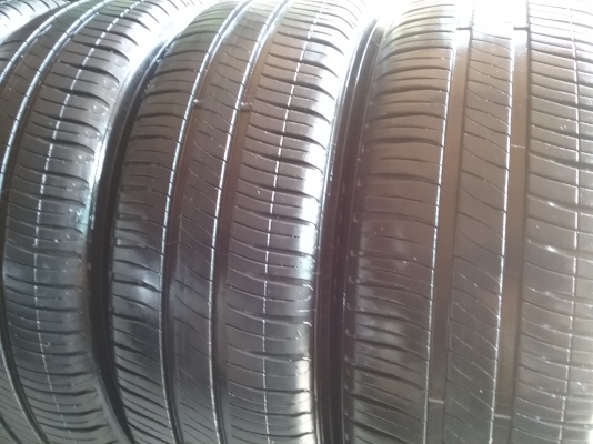 ยางMICHELIN รุ่น ENERGY xm2 .175 65R15 ปี2015 สภาพสวยมากๆไร้ที่ ดอกเยอะมากๆ95\% คุ้มสุดๆ