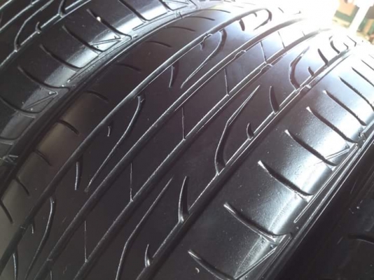 ยางDUNLOP 205 55R16 ลงพื้นจริงกลางปี2015สภาพสวยมาก ดอกเยอะมากๆคุ้มสุดๆใช้อีกนาน