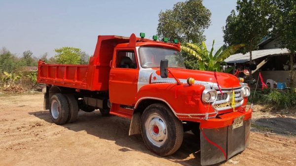 ขาย 6 ล้อ หัวยาวดั้ม ไม่มีทะเบียน เครื่อง EH700 168 แรงม้า คัสซีสวยตลอดเส้น เฟืองท้ายจัมโบ้ พวงมาลัยพาวเวอร์