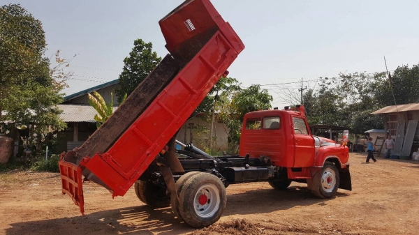 ขาย 6 ล้อ หัวยาวดั้ม ไม่มีทะเบียน เครื่อง EH700 168 แรงม้า คัสซีสวยตลอดเส้น เฟืองท้ายจัมโบ้ พวงมาลัยพาวเวอร์