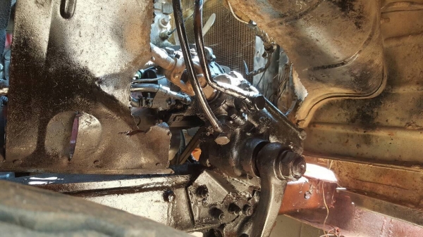 ขาย 6 ล้อ หัวยาวดั้ม ไม่มีทะเบียน เครื่อง EH700 168 แรงม้า คัสซีสวยตลอดเส้น เฟืองท้ายจัมโบ้ พวงมาลัยพาวเวอร์