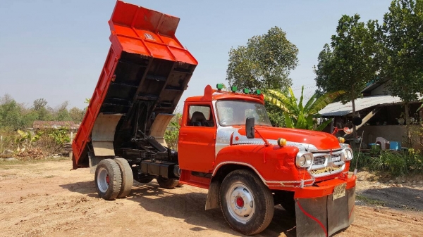 ขาย 6 ล้อ หัวยาวดั้ม ไม่มีทะเบียน เครื่อง EH700 168 แรงม้า คัสซีสวยตลอดเส้น เฟืองท้ายจัมโบ้ พวงมาลัยพาวเวอร์