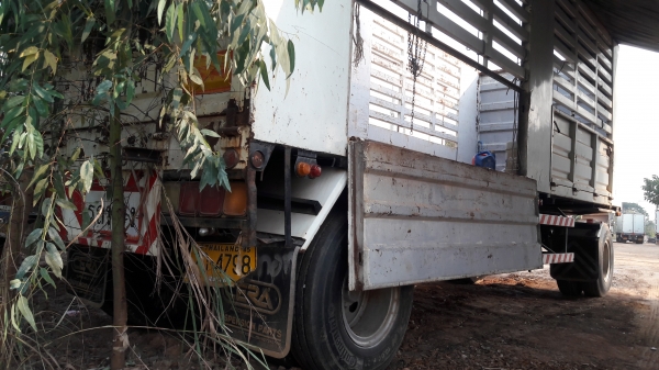 พ่วงแม่ 12 ล้อ (ไม่ดั้มท์ )  380  แรง    ราคา  2,850,000  บาท