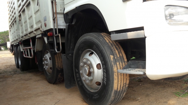 พ่วงแม่ 12 ล้อ (ไม่ดั้มท์ )  380  แรง    ราคา  2,850,000  บาท