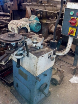 ขายเครื่องลับใบเลื่อยใต้หวันราคาถูกครับเก่าเก็บ