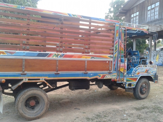 ขายรถคุณแต๋นดั้มๆ (ปรับราคา 225000)มีสโลว์ เกียร์ใหญ่6 เกียร์ เครื่องนิสสันบิ๊กเอ็มฝาแดงพวงมาลัยพาวเวอร์ ช่วงล่างอิซูซุ 110