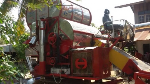 ขายรถเกี่ยวอุ้ม วัฒนาการช่าง