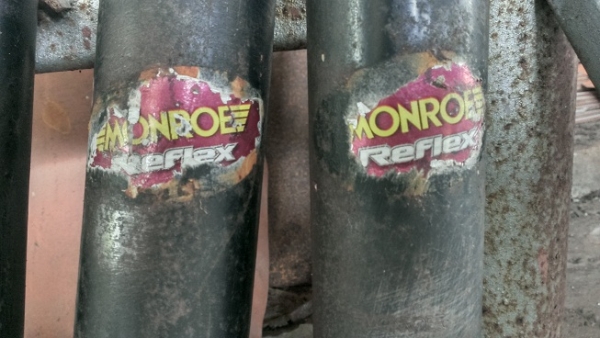 โช๊คอัพ Monroe Reflex คู่หน้า BENZ 190 E,124 โช๊คอัพ Monroe Reflex คู่หน้า BENZ 190 E,124