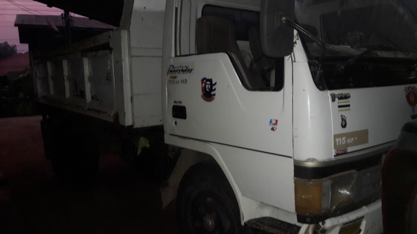 ดั้มท์ มิตชู 115 แรง  ท้าย F เจ้าของขับเอง  ราคา 355,000 บาท