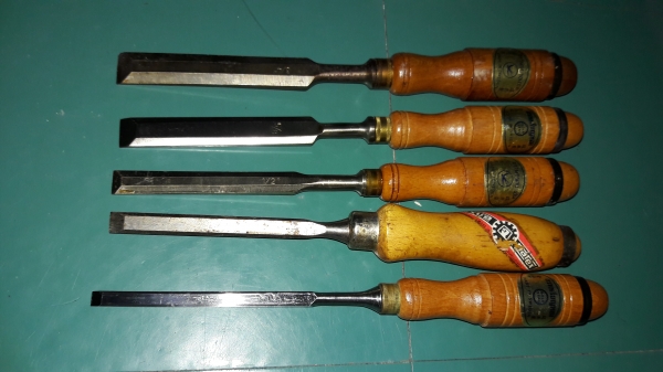 ขายสิ่วสวีเดนชุด5ตัวเก่าเก็บขนาด 1/4,3/8,1/2,5/8,3/4 Made in Sweden.