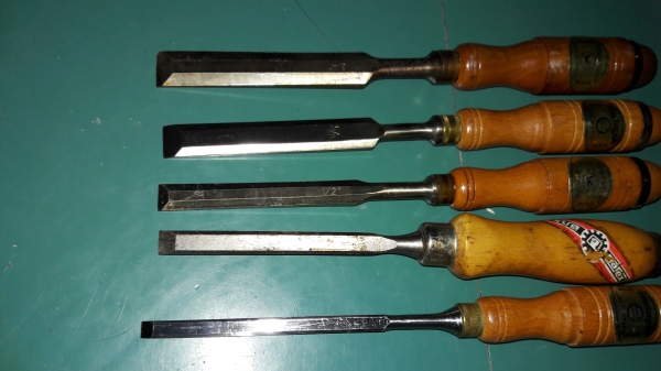 ขายสิ่วสวีเดนชุด5ตัวเก่าเก็บขนาด 1/4,3/8,1/2,5/8,3/4 Made in Sweden.