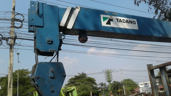 ขาย385000บาทอีซูซุ6ล้อ เครื่อง110แรง ติดตั้งเครน พร้อมใช้งาน