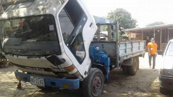 ขาย385000บาทอีซูซุ6ล้อ เครื่อง110แรง ติดตั้งเครน พร้อมใช้งาน