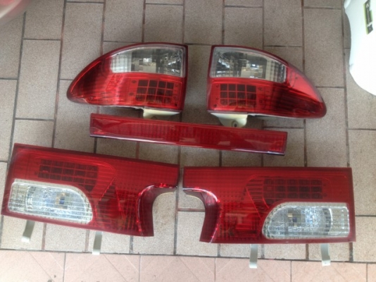 ไฟเเต่งเป็น LED TOYOTA ESTIMA ACR30 ครบชุดเก่าญี่ปุ่นเเท้สภาพสวย ไฟเเต่งเป็น LED TOYOTA ESTIMA ACR30 ครบชุดเก่าญี่ปุ่นเเท้สภาพสวย