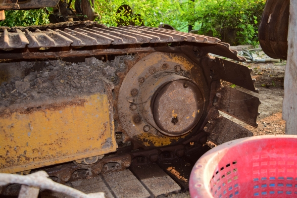 ขายKomatsu 100-3ช่วงล่างใหญ่ ตีน80 ขายKomatsu 100-3ช่วงล่างใหญ่ ตีน80