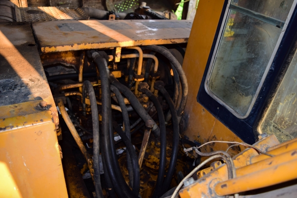 ขายKomatsu 100-3ช่วงล่างใหญ่ ตีน80 ขายKomatsu 100-3ช่วงล่างใหญ่ ตีน80