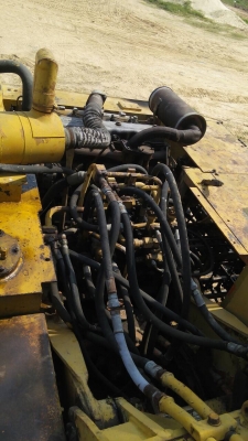 ขายด่วน IHI - PC 120 รถบอดี้เดิมๆทั้งคันครับสภาพดีมากๆทำงานได้เร็ว เครื่องยนต์ 6BD1 แน่นดีแรงดีสตาร์ทง่าย ภายในห้องเก๋งสะอาดสวย คอนโทรลง่ายใช้งานสะดวกดีไม่โหลดครับ ภายนอกบูมอาร์มไม่มีแตกร้าว ระบบไฮดรอลิกส์ไม่แตกเยิ้ม ช่วงล่างแน่นเต็มดีประมาณ 65\% พร้อมใช้ง