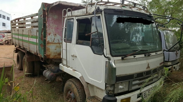 ขาย 10 ล้อดั้ม ไอ้หลง FN215K ไม่มีทะเบียน เครื่อง 6D15 170 แรงม้า เกียร์ 6 สปีด สโลว์อินเตอร์ เบรคทิฟฟี่ กระบะไม่ค่อยสวย ราคาต่อรองได้ครับ