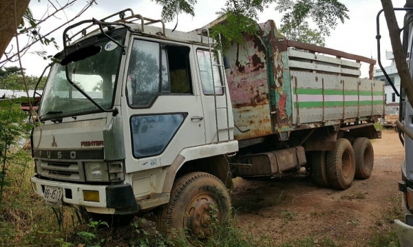 ขาย 10 ล้อดั้ม ไอ้หลง FN215K ไม่มีทะเบียน เครื่อง 6D15 170 แรงม้า เกียร์ 6 สปีด สโลว์อินเตอร์ เบรคทิฟฟี่ กระบะไม่ค่อยสวย ราคาต่อรองได้ครับ