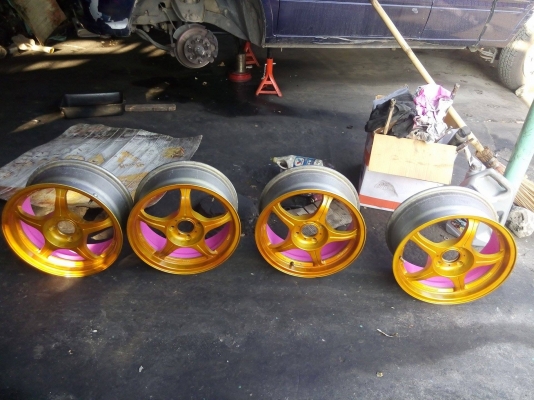 แม็กนำเข้าขอบ 15 พร้อมยางดันลอป น้ำหนักเบามาก 7500 บาท